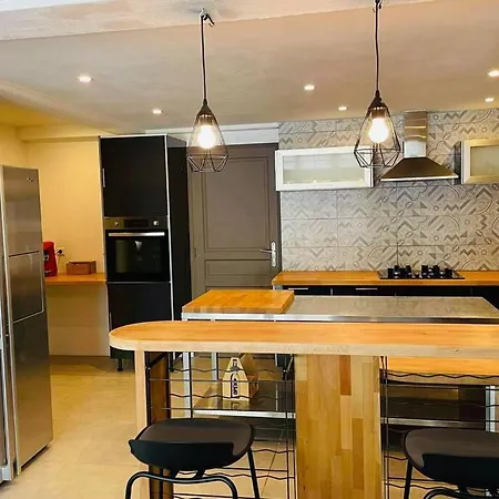 度假居 Charmante Maison Avec Jacuzzi *